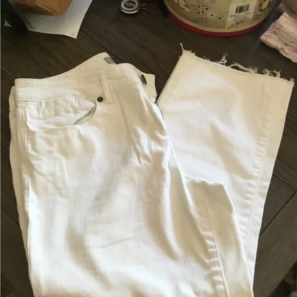 Chico's Platinum Denim in Crisp White - Picture 4 of 5
